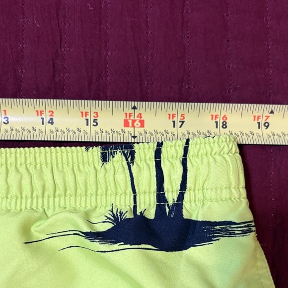 PacSun Men's Yellow-Green Swim Trunks with Palm Print Size Large - Picture 7 of 11